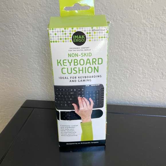 NIB IMak Ergo Non-skid Keyboard Cushion for gaming etc - Picture 1 of 6